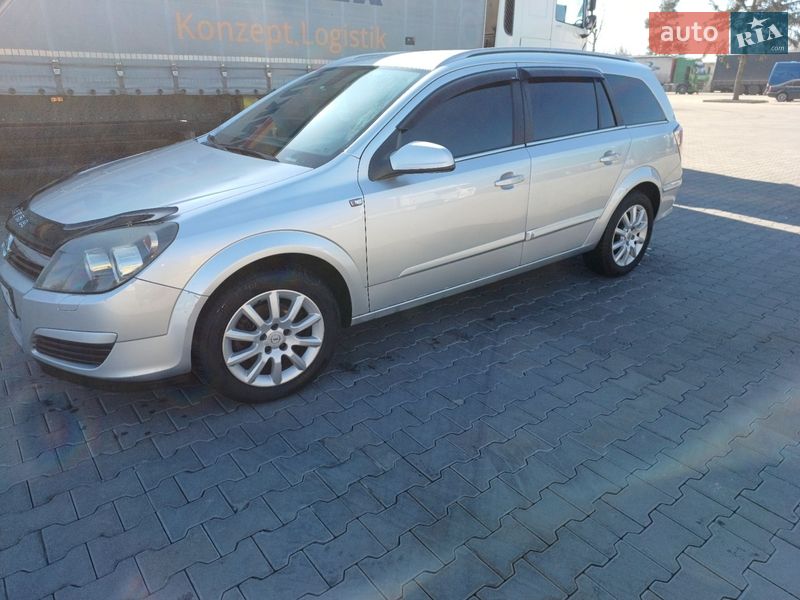 Універсал Opel Astra 2005 в Сарнах