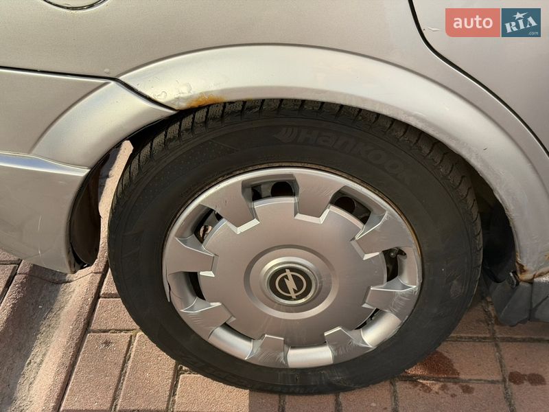 Седан Opel Astra 2004 в Киеве