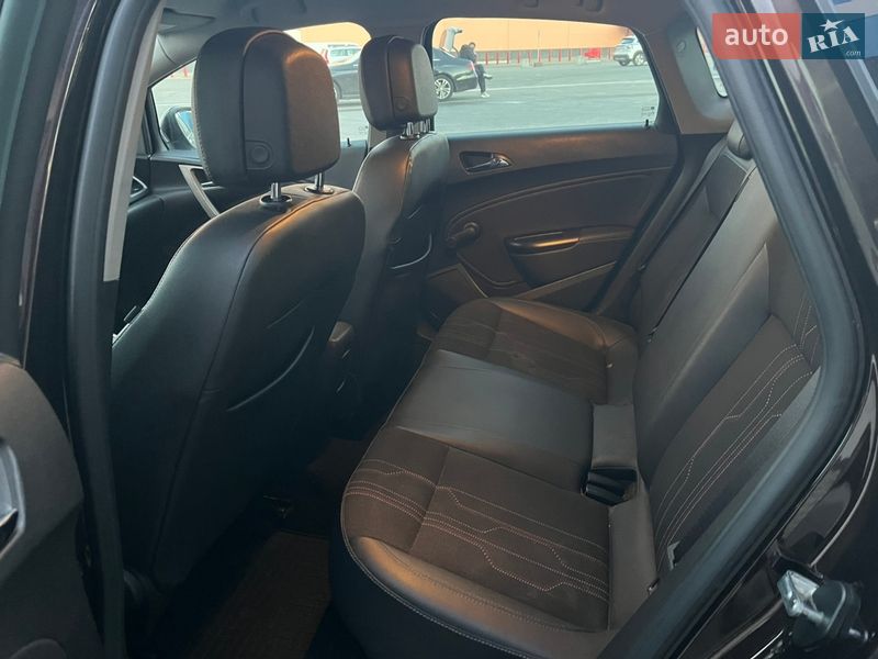 Хэтчбек Opel Astra 2012 в Киеве