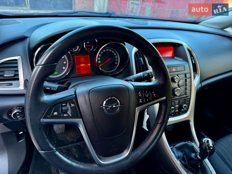Хэтчбек Opel Astra 2010 в Ровно