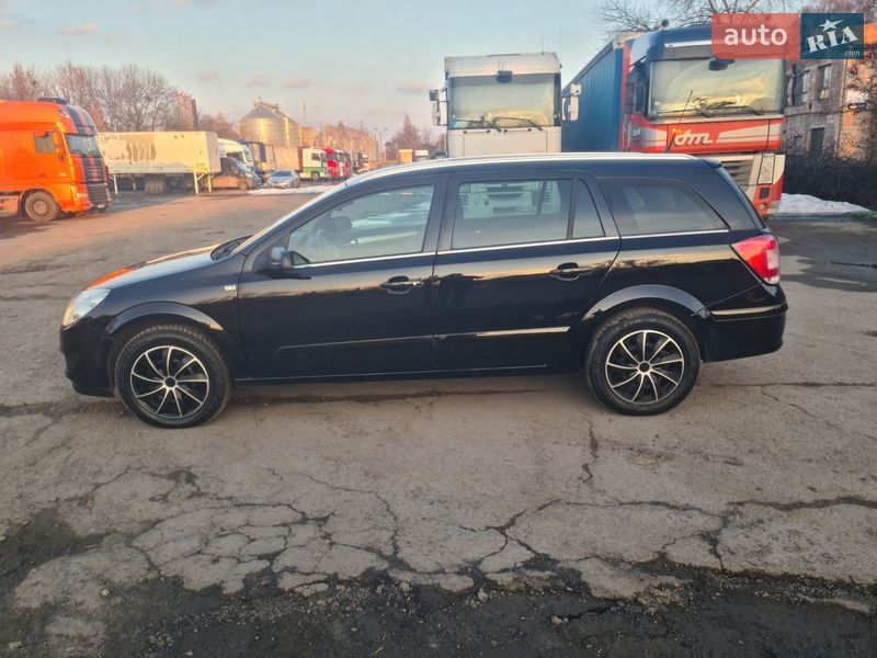 Универсал Opel Astra 2008 в Луцке