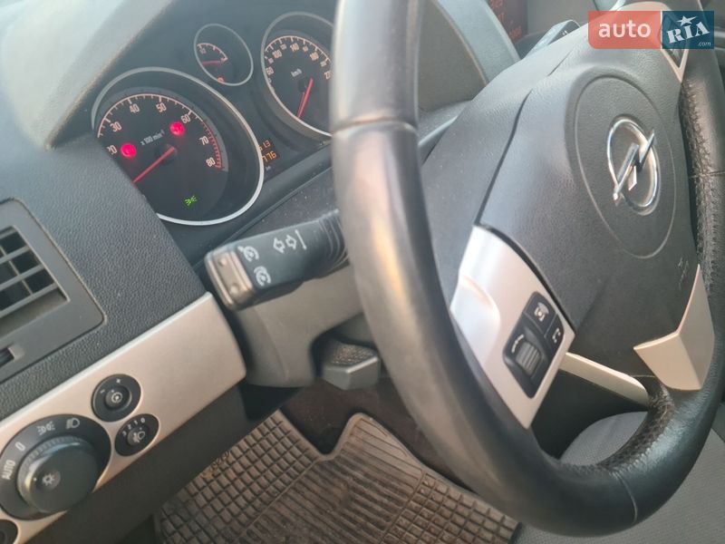 Универсал Opel Astra 2008 в Луцке