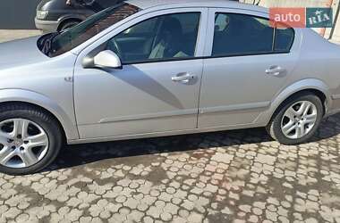 Седан Opel Astra 2009 в Долинській