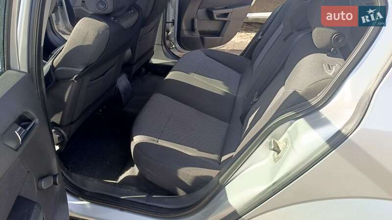 Седан Opel Astra 2009 в Долинській