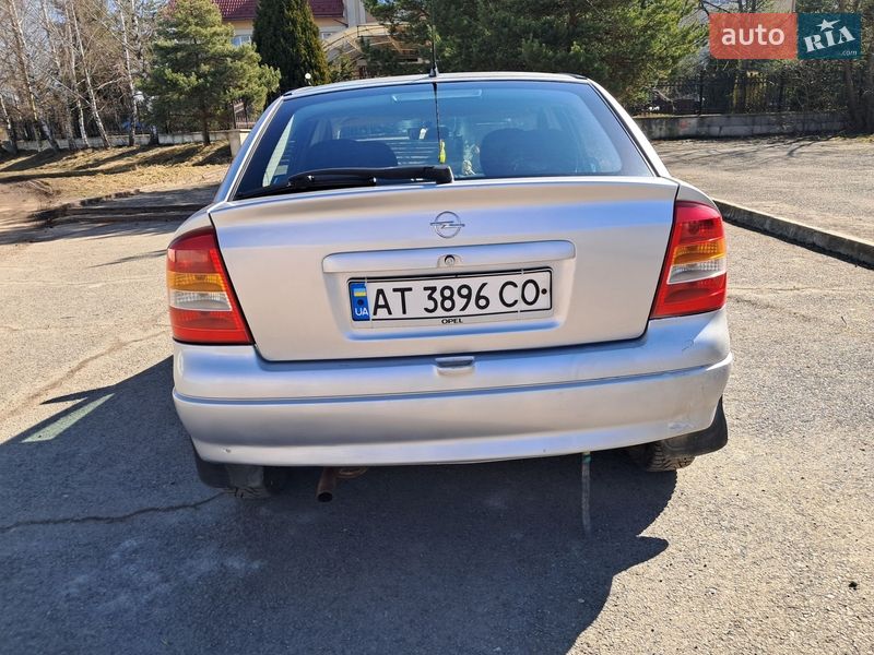 Хетчбек Opel Astra 1998 в Долині