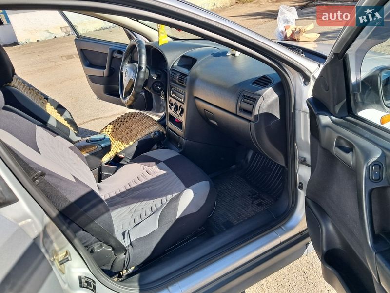 Хетчбек Opel Astra 1998 в Долині
