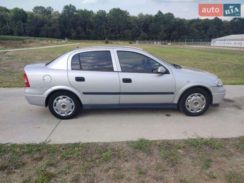Седан Opel Astra 1999 в Ладыжине
