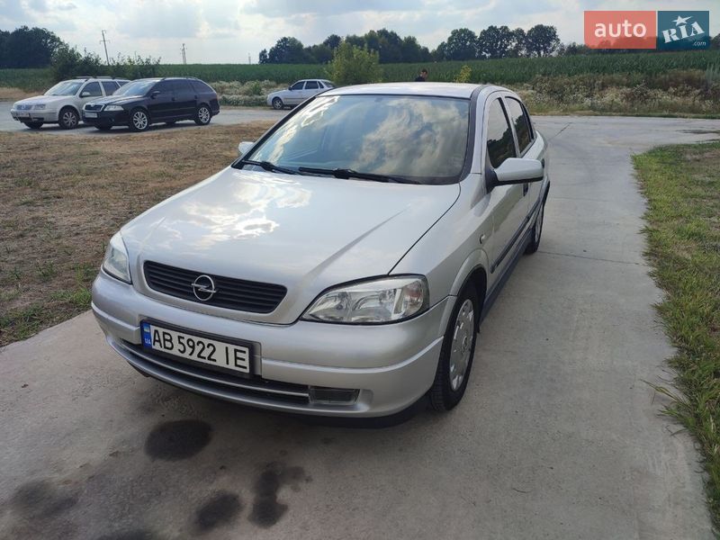 Седан Opel Astra 1999 в Ладыжине
