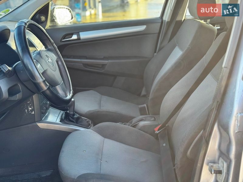 Универсал Opel Astra 2004 в Чорткове