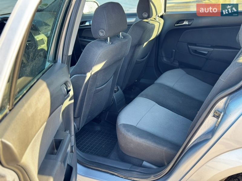 Универсал Opel Astra 2004 в Чорткове