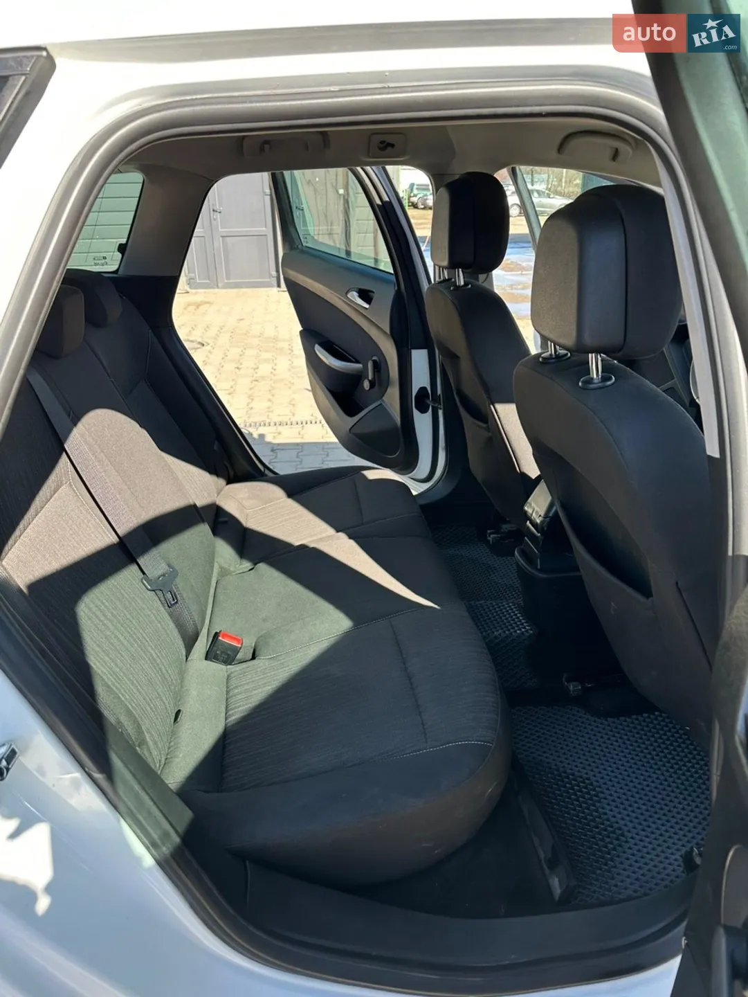 2011 Opel Astra - мініатюра 8