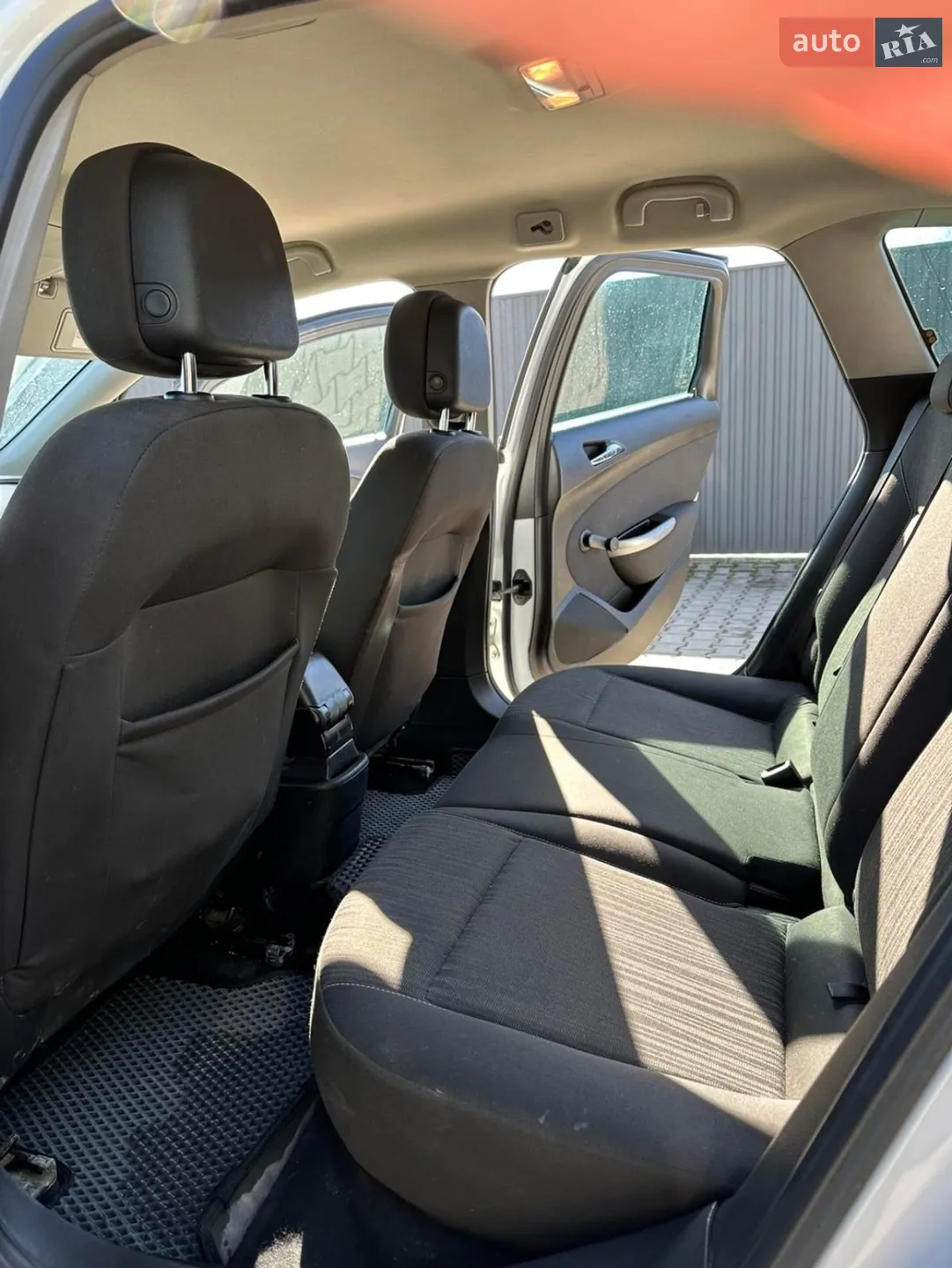 2011 Opel Astra - мініатюра 17