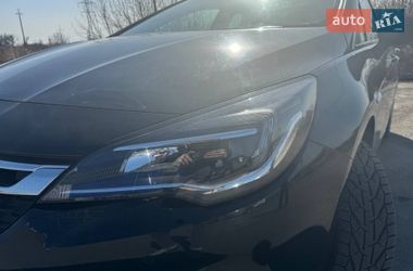 Універсал Opel Astra 2016 в Рівному