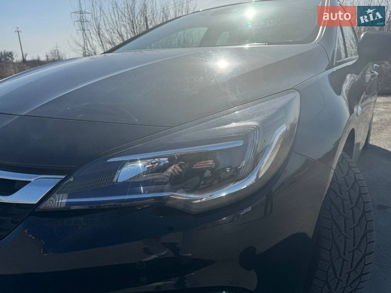 Универсал Opel Astra 2016 в Ровно
