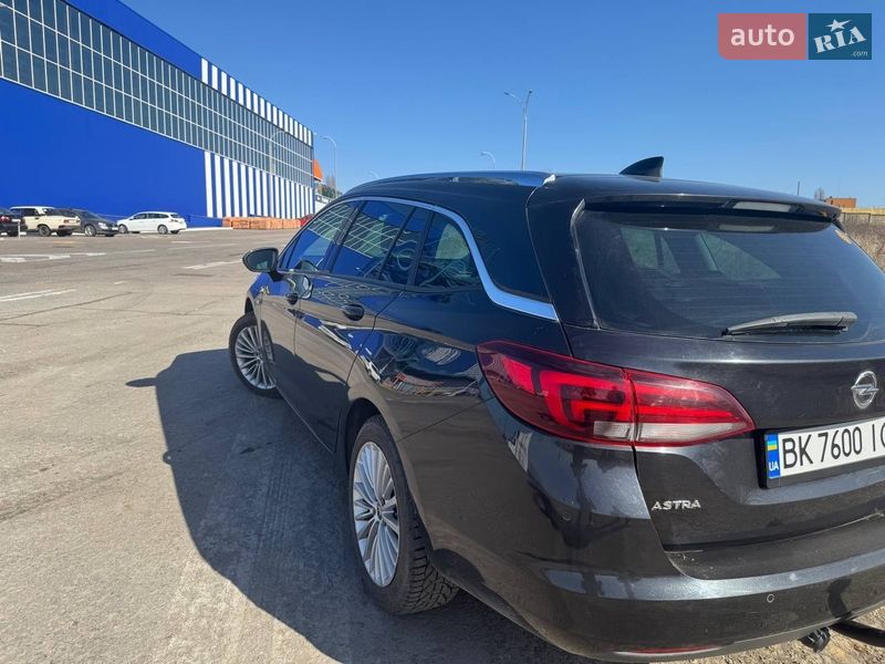 Универсал Opel Astra 2016 в Ровно