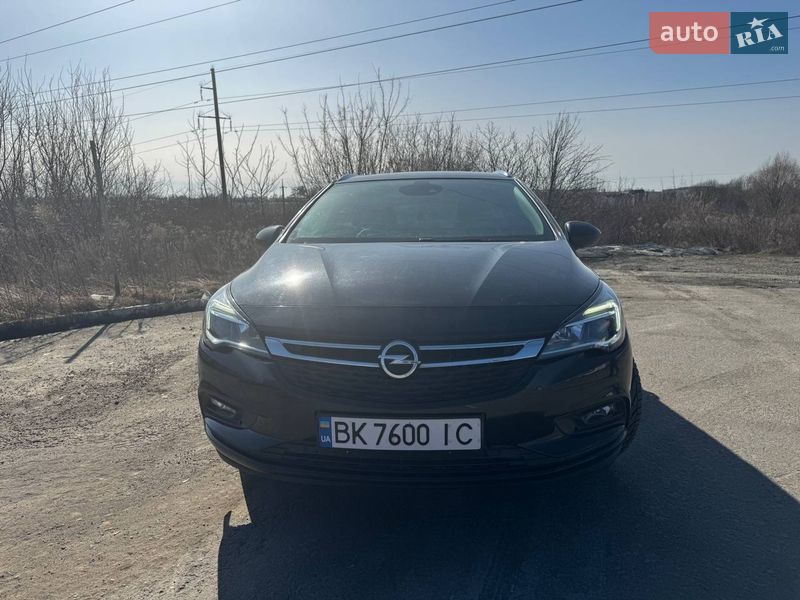 Универсал Opel Astra 2016 в Ровно
