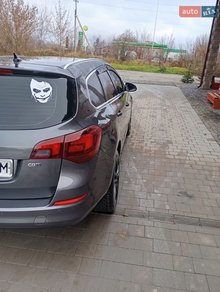 Універсал Opel Astra 2011 в Ланівці