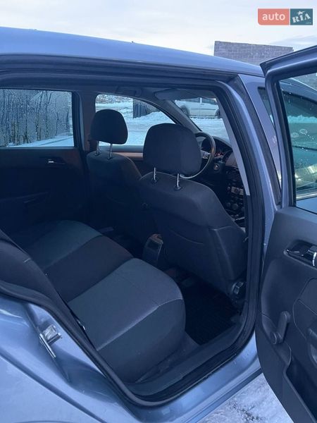 Универсал Opel Astra 2010 в Тернополе