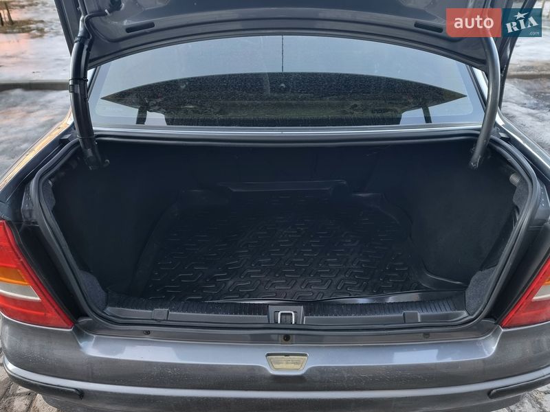 Седан Opel Astra 2008 в Виннице