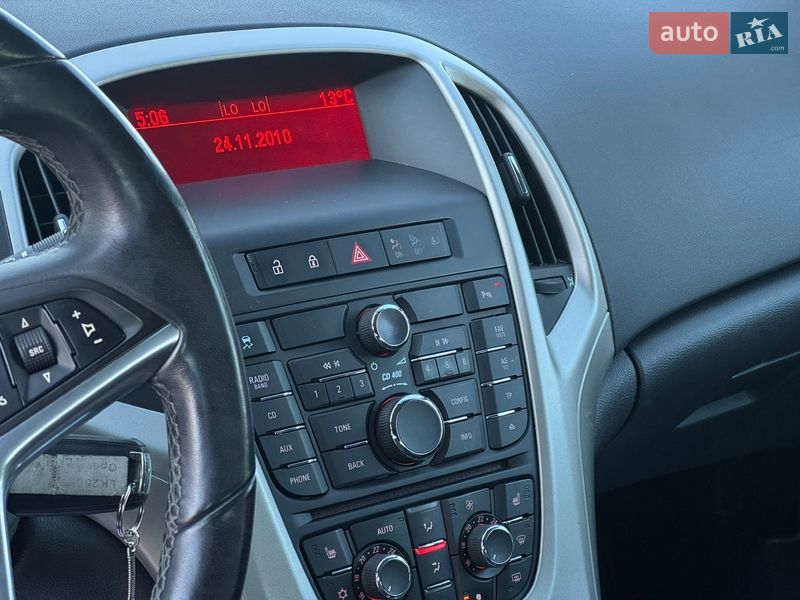 Хэтчбек Opel Astra 2011 в Стрые