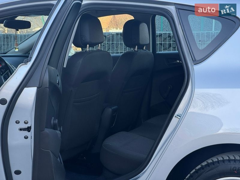 Хэтчбек Opel Astra 2011 в Стрые