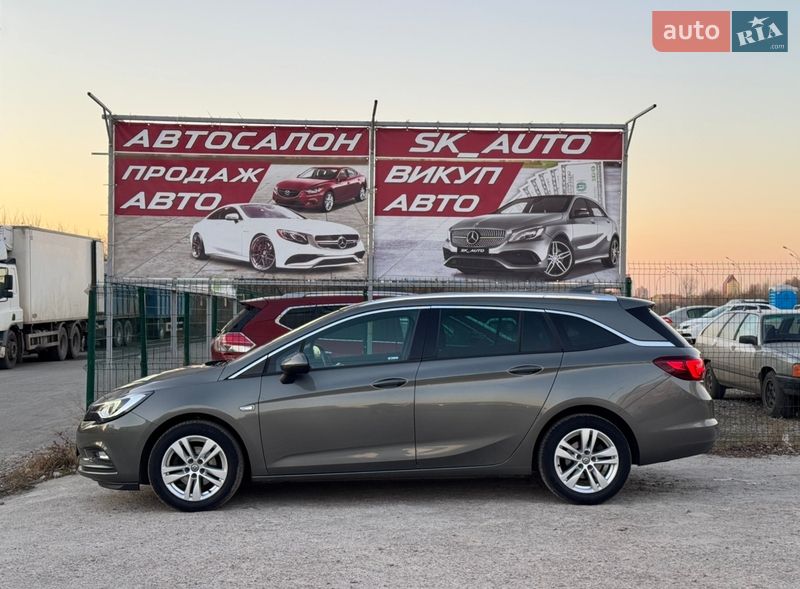 Универсал Opel Astra 2017 в Киеве