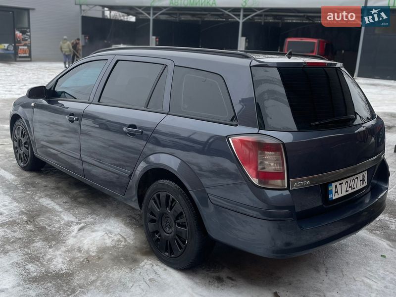 Универсал Opel Astra 2007 в Хотине
