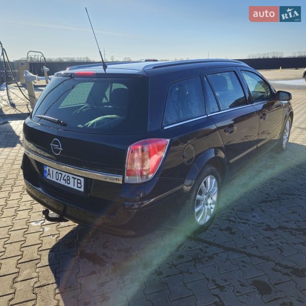 Универсал Opel Astra 2005 в Киеве
