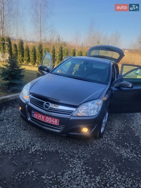 Хэтчбек Opel Astra 2009 в Луцке