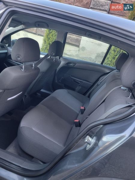 Хэтчбек Opel Astra 2009 в Луцке