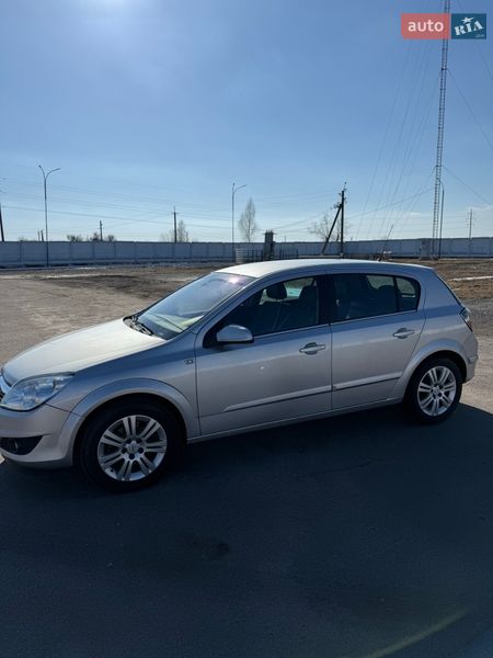 Хэтчбек Opel Astra 2009 в Переяславе