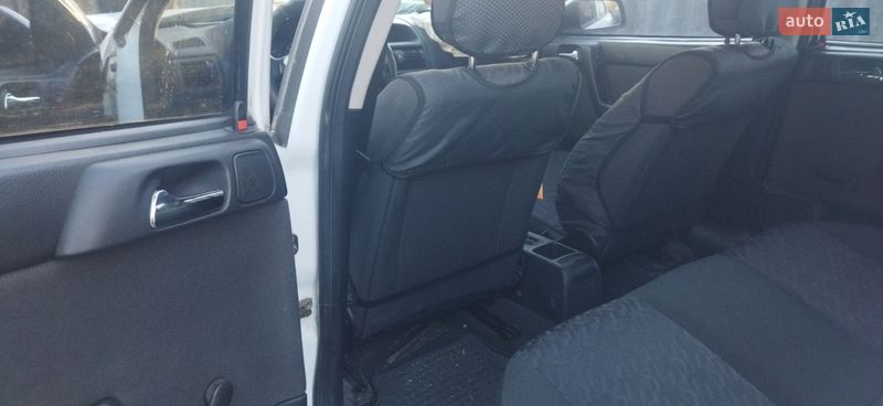 Седан Opel Astra 2002 в Лубнах