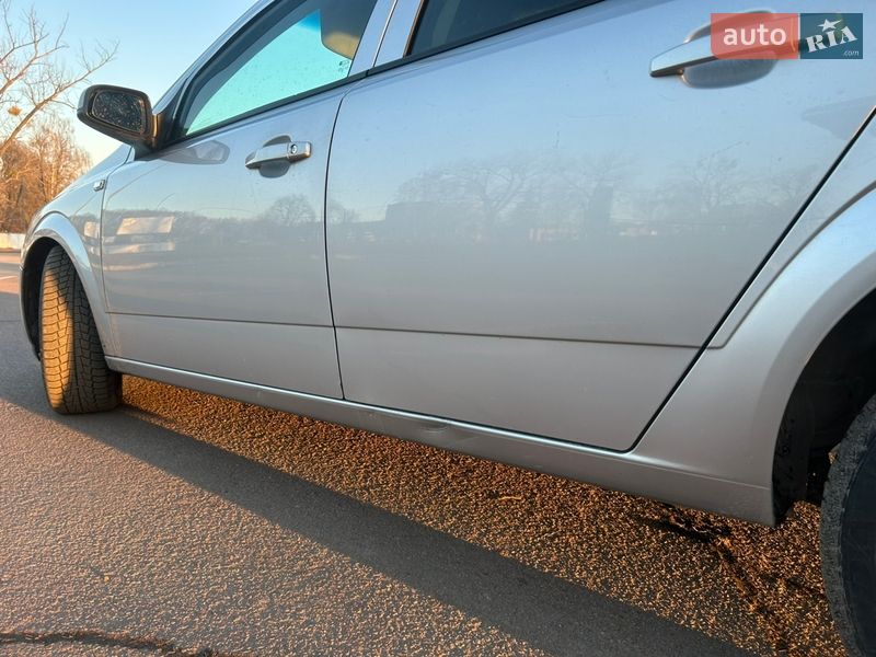 Универсал Opel Astra 2009 в Коростене