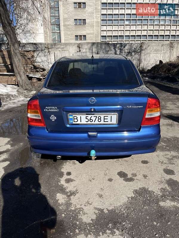 Седан Opel Astra 2006 в Черкассах