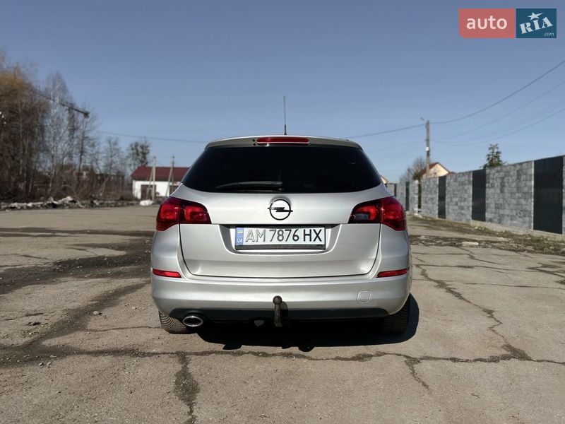 Универсал Opel Astra 2011 в Звягеле