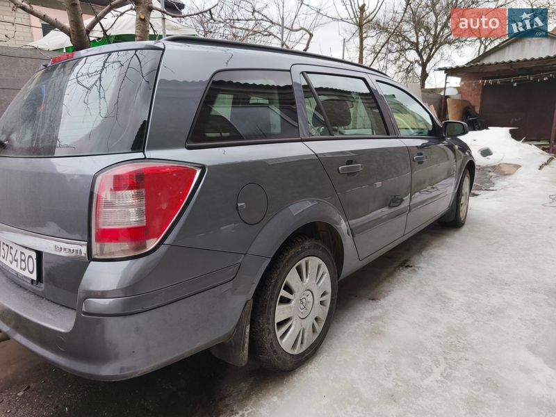 Універсал Opel Astra 2007 в Охтирці
