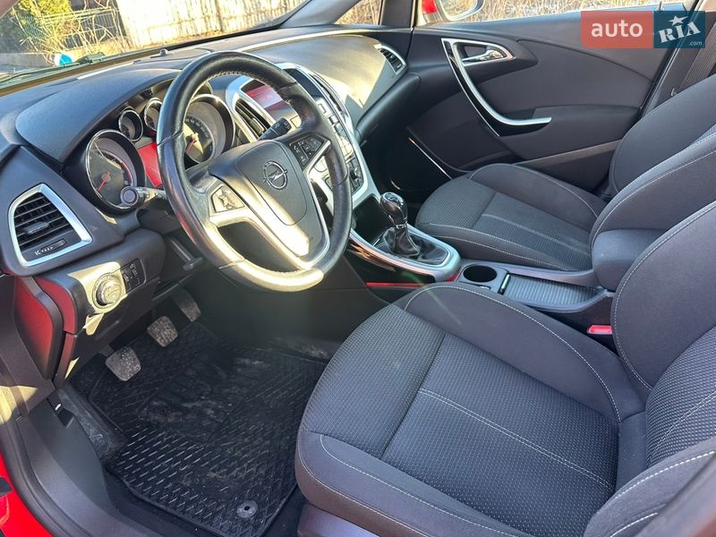 Универсал Opel Astra 2011 в Хмельницком