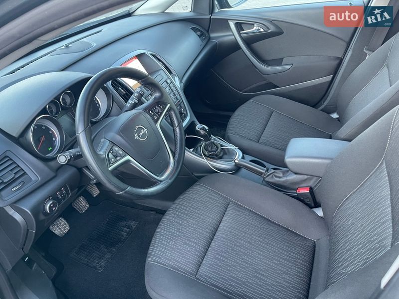 Універсал Opel Astra 2015 в Харкові