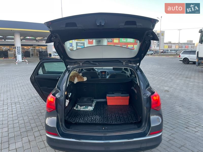 Універсал Opel Astra 2015 в Харкові