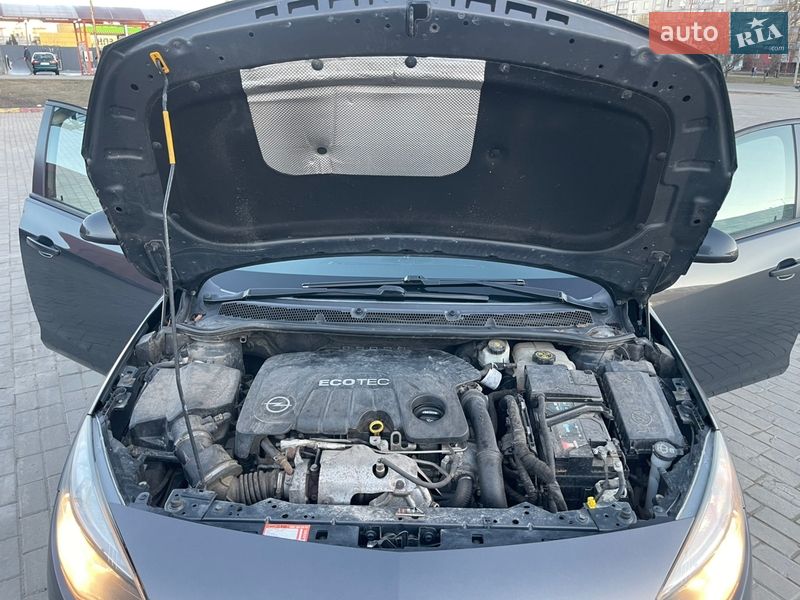 Універсал Opel Astra 2015 в Харкові