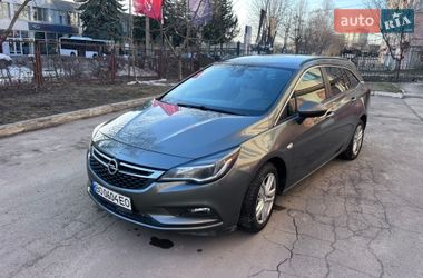 Універсал Opel Astra 2017 в Тернополі