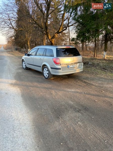 Универсал Opel Astra 2005 в Самборе