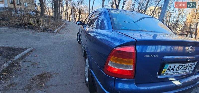 Седан Opel Astra 2006 в Києві