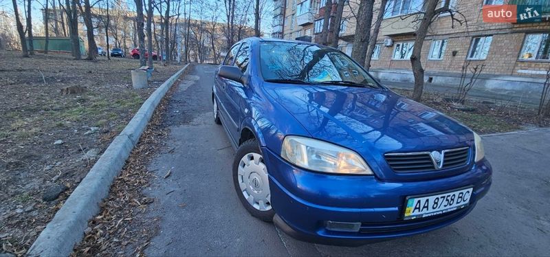 Седан Opel Astra 2006 в Києві