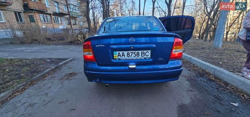 Седан Opel Astra 2006 в Києві