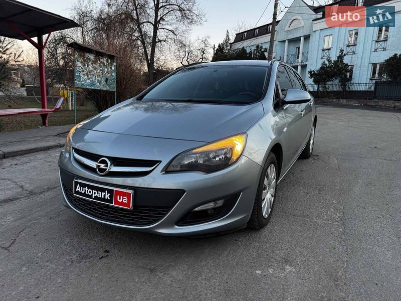 Универсал Opel Astra 2014 в Киеве