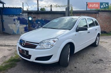 Універсал Opel Astra 2010 в Ніжині