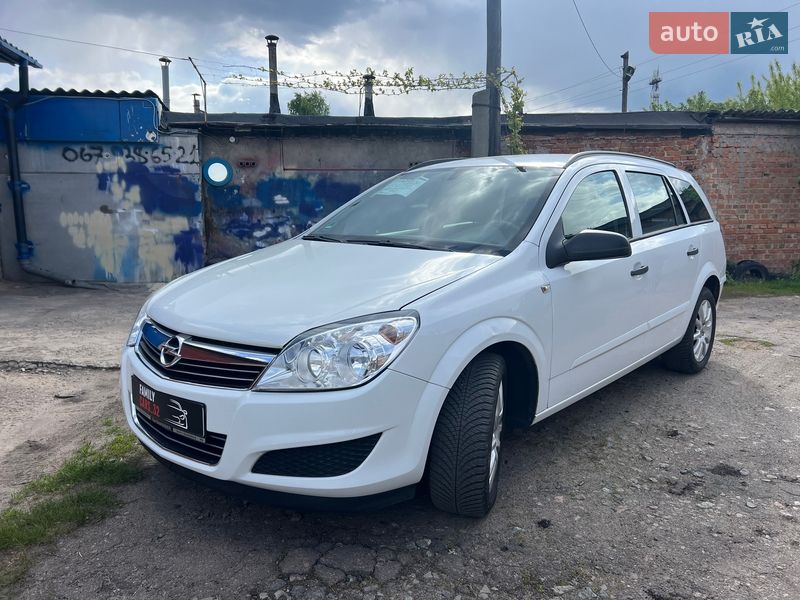 Універсал Opel Astra 2010 в Ніжині