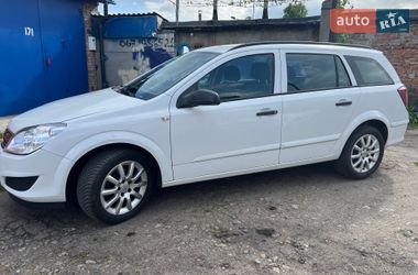 Універсал Opel Astra 2010 в Ніжині