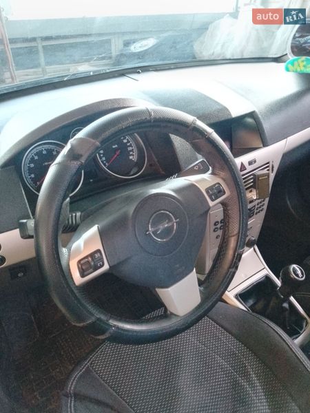 Хэтчбек Opel Astra 2007 в Дергачах